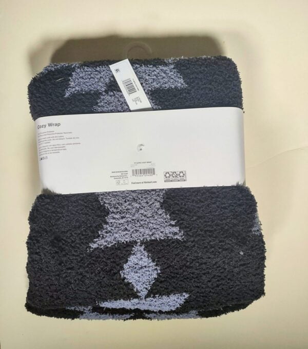 Cozy wrap black and gray