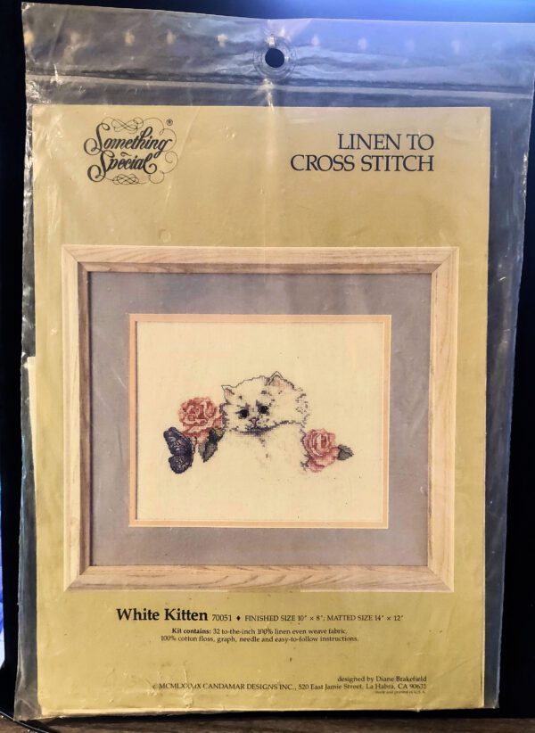 white kitten cross stitch